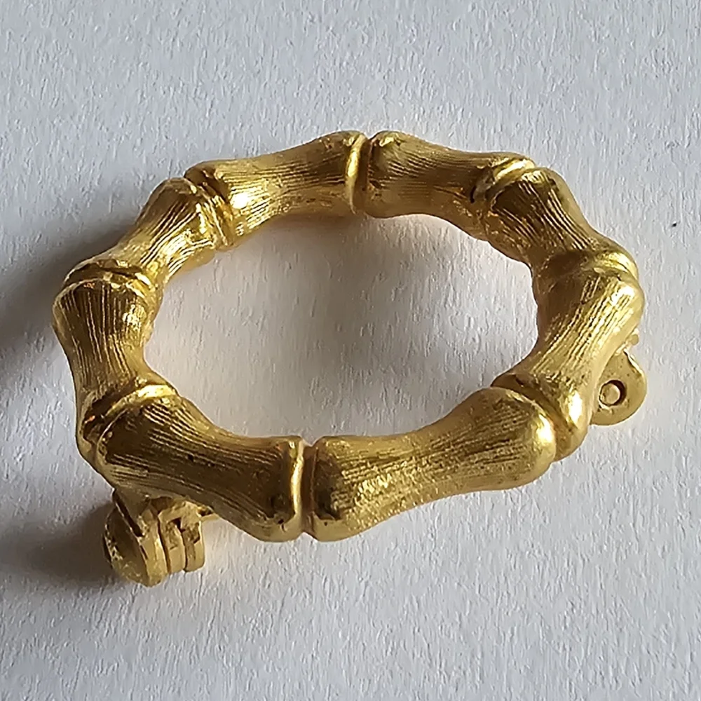 Vintage bamboo circle brooch gold tone pin